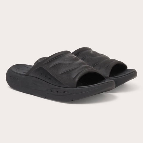 Oakley® Studio Slide - Blackout