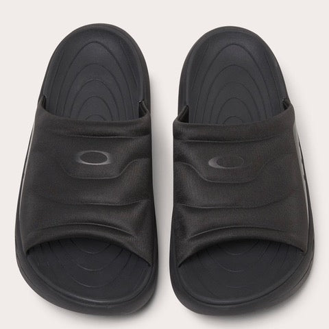 Oakley® Studio Slide - Blackout